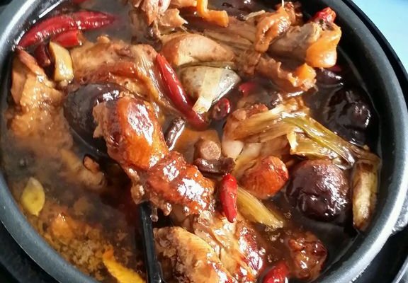 香菇燉雞肉.jpg